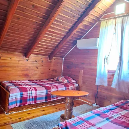 Vikendica Drinski Lad 로즈니차